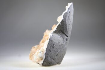 Stilbiet op blauwgrijze Chalcedoon (Lichtheid van bestaan) - Afbeelding 3
