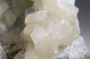 Apofylliet (zachtgroene) met Stilbiet en soms Scoleciet (Bron) - Afbeelding 5