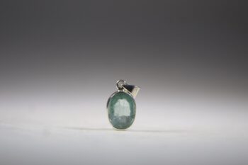 Aqua Kyaniet hanger (facet geslepen)