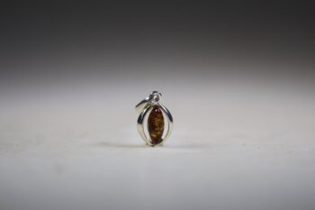 Barnsteen Hanger, (Baltische)