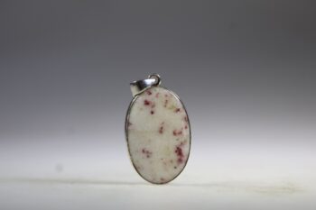 Cinnaberkwarts hanger