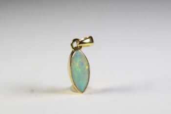 Ethiopische opaal hanger Gold plated (facet geslepen)