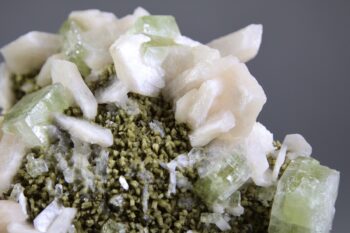 Apofylliet (groene) met Stilbiet en soms Heulandiet (Hieros Gamos) - Afbeelding 2