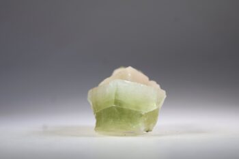Apofylliet (groene) met Stilbiet en soms Heulandiet (Hieros Gamos) - Afbeelding 2