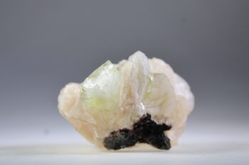 Apofylliet (groene) met Stilbiet en soms Heulandiet (Hieros Gamos) - Afbeelding 2