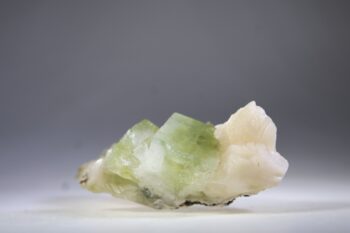 Apofylliet (groene) met Stilbiet en soms Heulandiet (Hieros Gamos) - Afbeelding 2