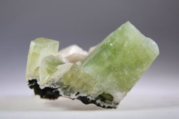 Apofylliet (groene) met Stilbiet en soms Heulandiet (Hieros Gamos)