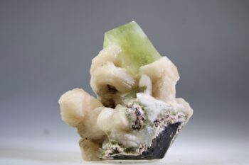 Apofylliet (groene) met Stilbiet en soms Heulandiet (Hieros Gamos)