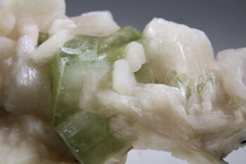 Apofylliet (groene) met Stilbiet en soms Heulandiet (Hieros Gamos) - Afbeelding 5