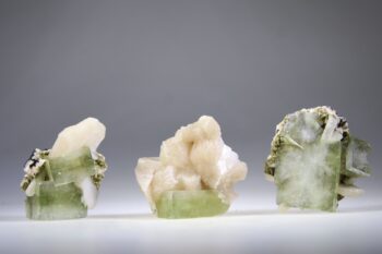 Apofylliet (groene) met Stilbiet en soms Heulandiet (Hieros Gamos)