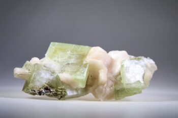 Apofylliet (groene) met Stilbiet en soms Heulandiet (Hieros Gamos) - Afbeelding 4