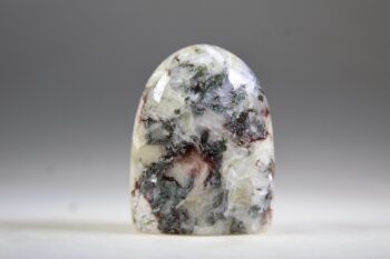 Heulandiet (veelal groen) met Stilbiet