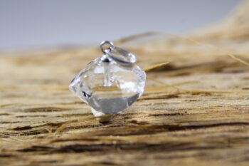 Herkimer Diamant New York hanger