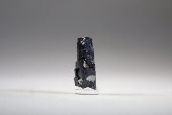 Ilvaïet (met wat rookkwarts)