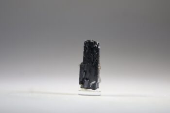 Ilvaïet (met wat rookkwarts) - Afbeelding 6