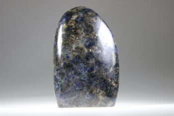 Ioliet met zwarte Toermalijn in kwarts