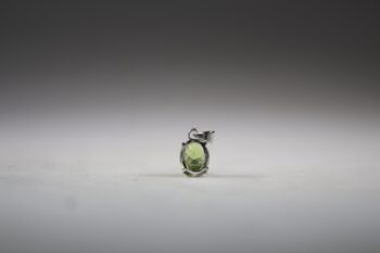 Peridoot hanger, facet geslepen - Afbeelding 4