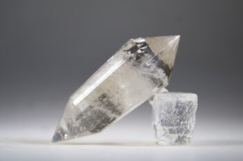Vogelkristal of Phi-kristal Rookkwarts, 12 facet - Afbeelding 5