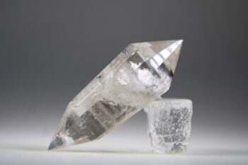 Vogelkristal of Phi-kristal Rookkwarts, 12 facet