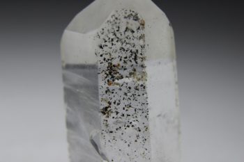 Protector Kwarts (Kwarts met Hematiet stippen erin) - Afbeelding 3