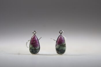 Robijn in Zoïsiet oorhangers