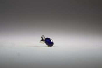 Saffier / Sapphire hanger, facet geslepen