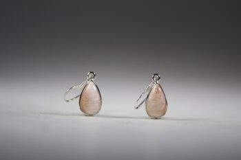 Stilbiet met Scoleciet oorhangers