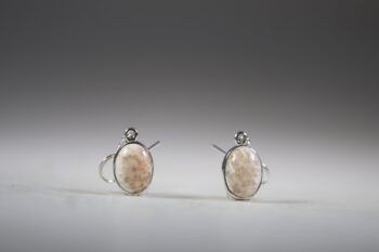 Stilbiet met Scoleciet oorhangers