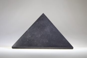 Shungit piramide gepolijst