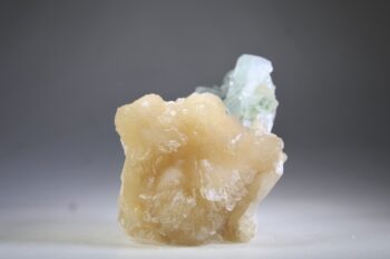 Apofylliet (Zeegroene) met Stilbiet en daarop Calciet kristalletjes (Realisatie) - Afbeelding 4