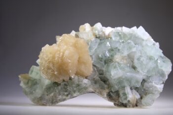 Apofylliet (Zeegroene) met Stilbiet en daarop Calciet kristalletjes (Realisatie) - Afbeelding 5